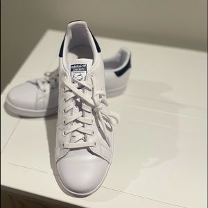 TIMELESS TENNIS ICON - The adidas Stan Smith shoes 1st made waves on the courts!